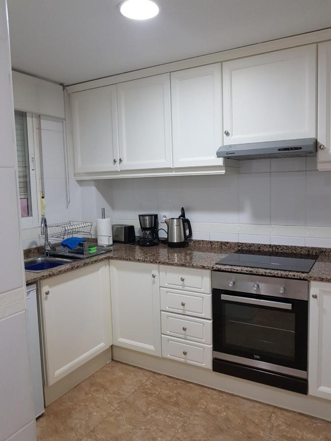 Lovely 2 Bedroom Close To Castle.